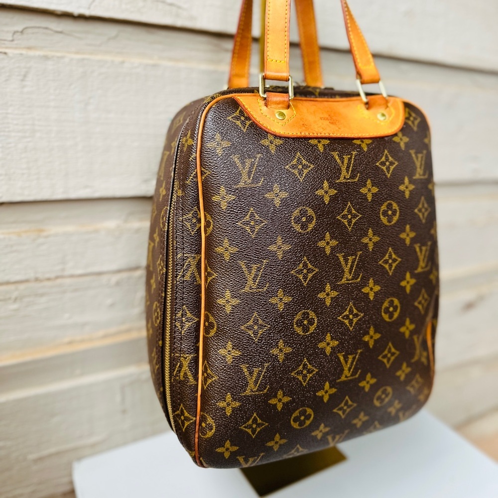 LOUIS VUITTON LV Excursion HandBag Monogram with Dustbag and COA. - Picture 8 of 17